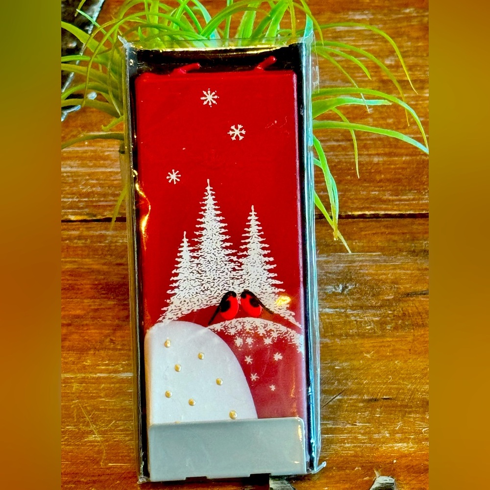 Hand Crafted Flat Christmas Candle by FLATYZ